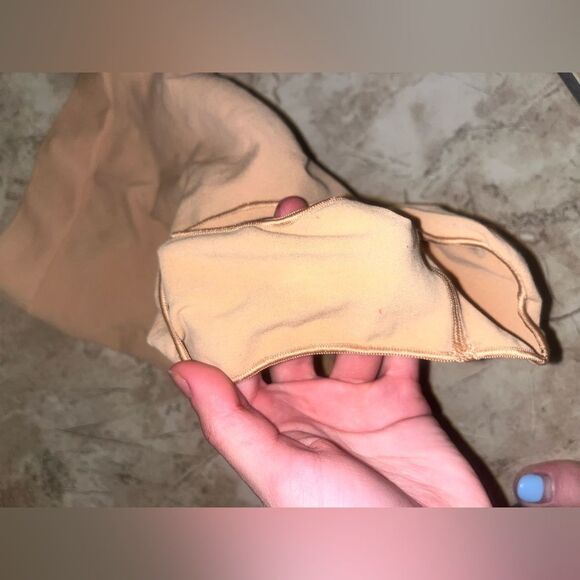 NEW SKIMS Seamless Sculpt High-Waisted Thong - Picture 8 of 10